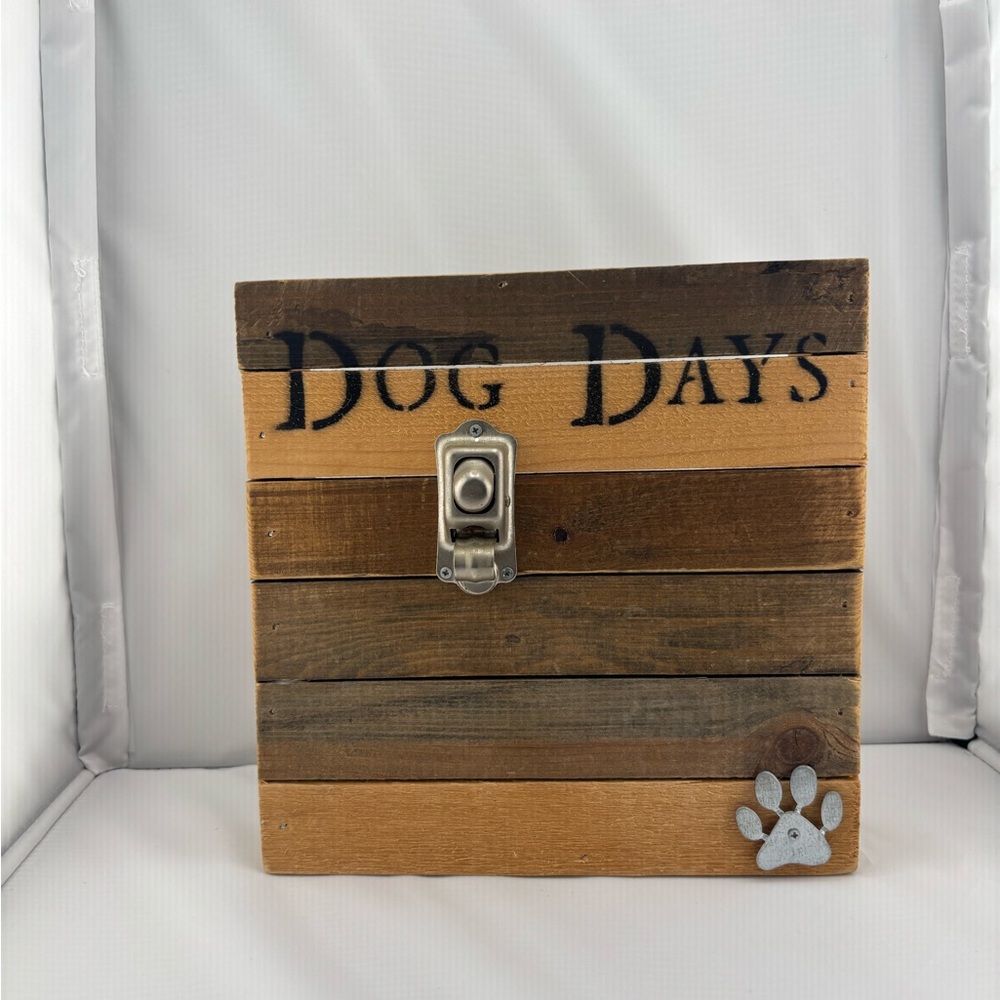 Rustic Wooden Dog Leash Holder with Paw Accent
